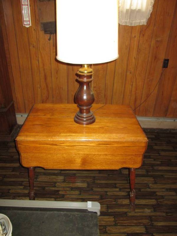 lot 62 image: Oak drop leaf tablewood base lamp...