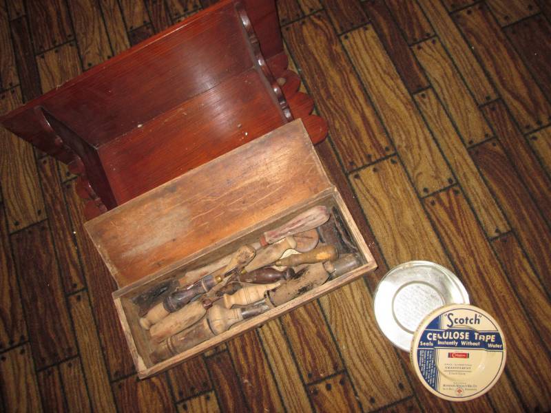 lot 76 image: Antique wood carving setmisc. shel...