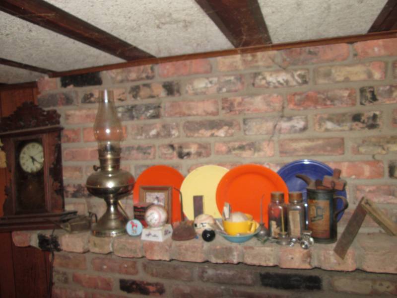 lot 78 image: Antique oil lampelectic clockvint...