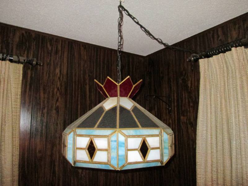lot 118 image: Glass hanging lamp...
