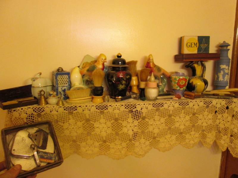 lot 135 image: Antique bathroom accessories...