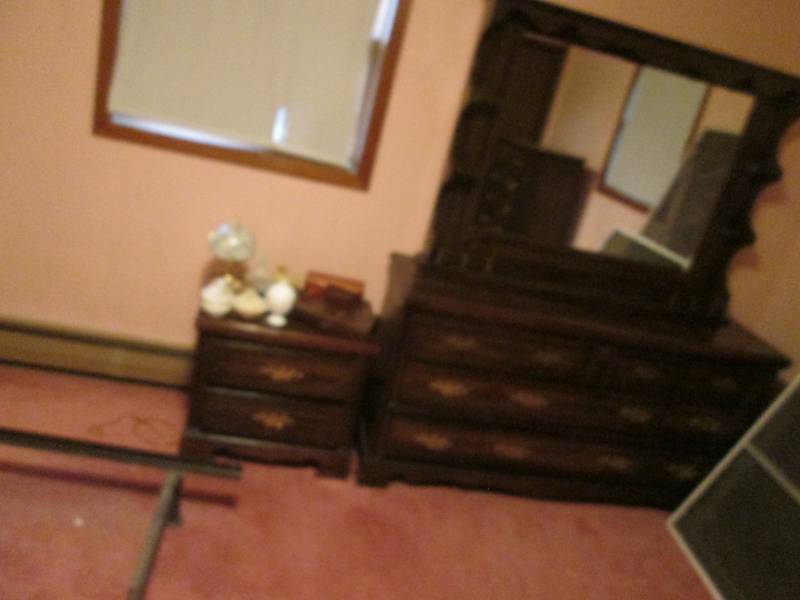 lot 139 image: Bassett 4 piece bedroom set - bedc...