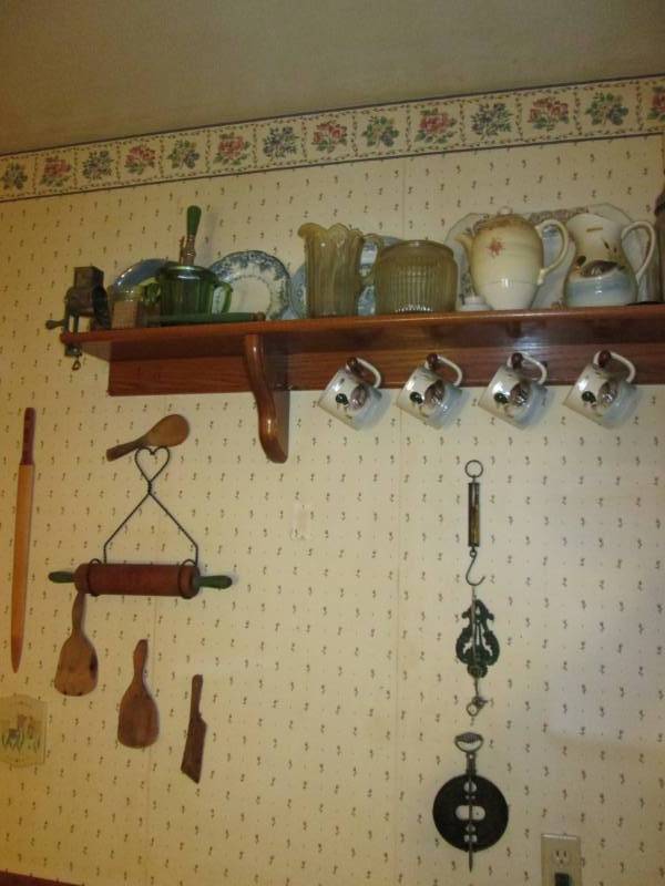 lot 141 image: Vintage kitchen  -shelf not include...