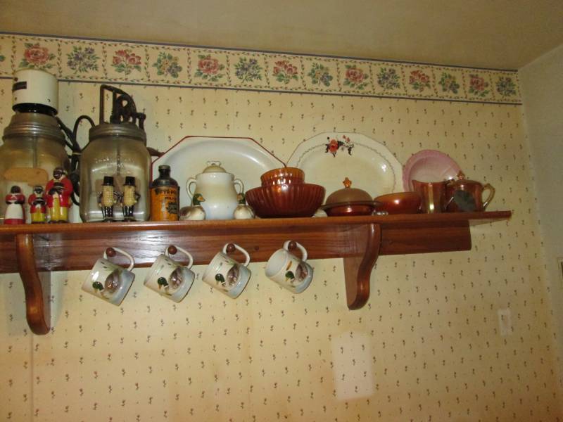 lot 142 image: Vintage kitchen  -shelf not include...
