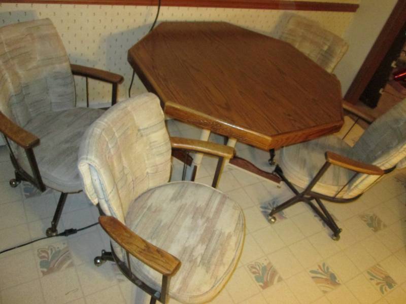 lot 146 image: Kitchen table with 4 chairs...