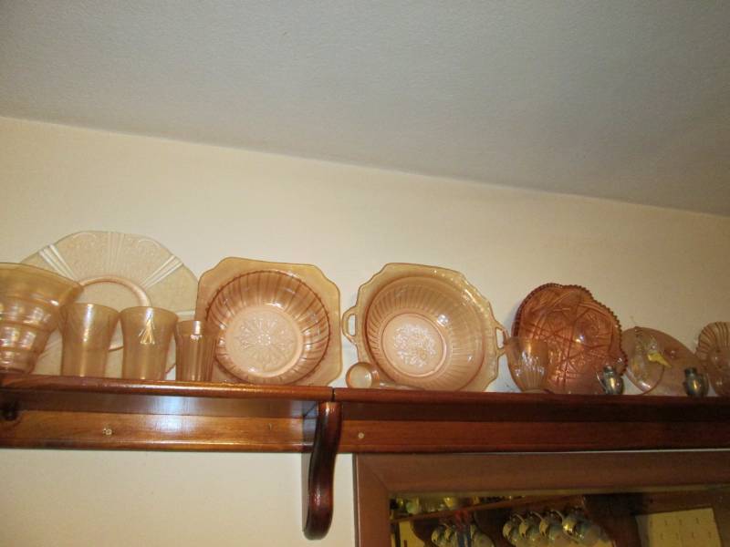 lot 149 image: Msic. Pink glassware - self not inc...