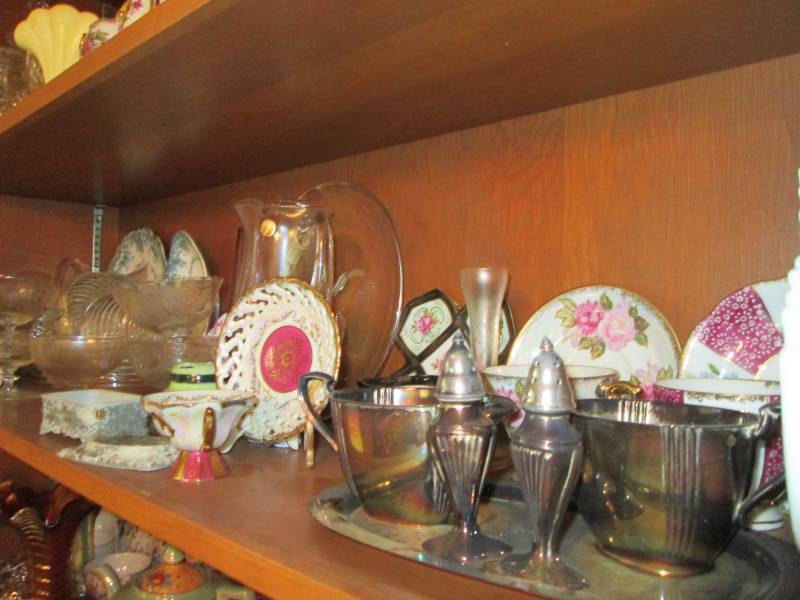 lot 166 image: Misc. glasswarenick naks...