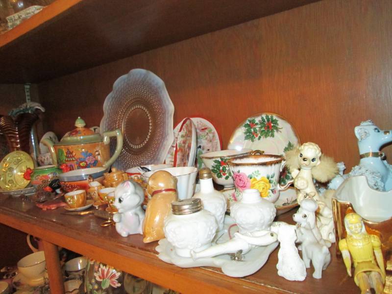 lot 167 image: Misc. glasswarenick naks...