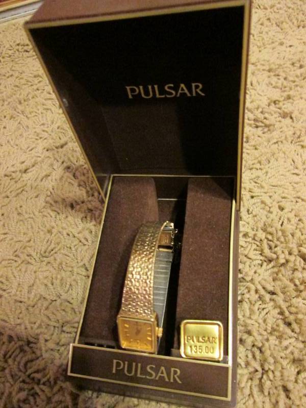 lot 172 image: Pulsar watch...