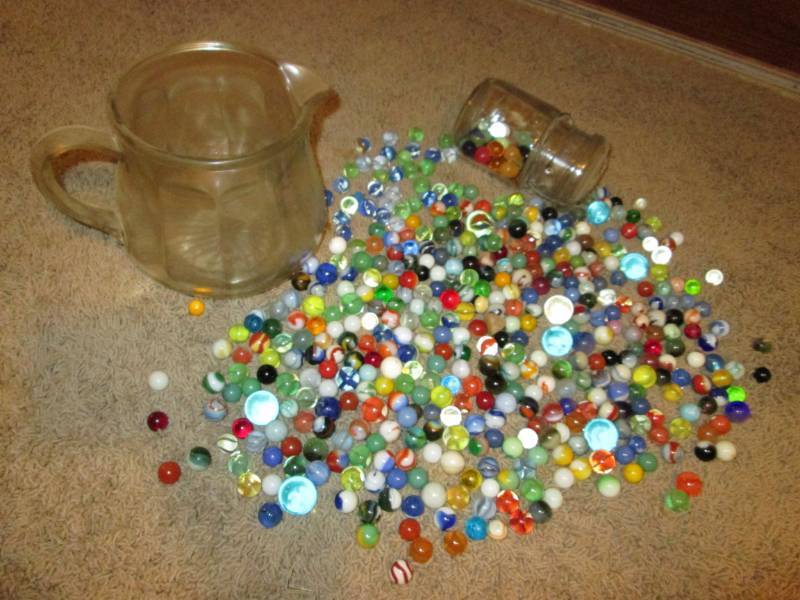 lot 173 image: Vintage marbles...