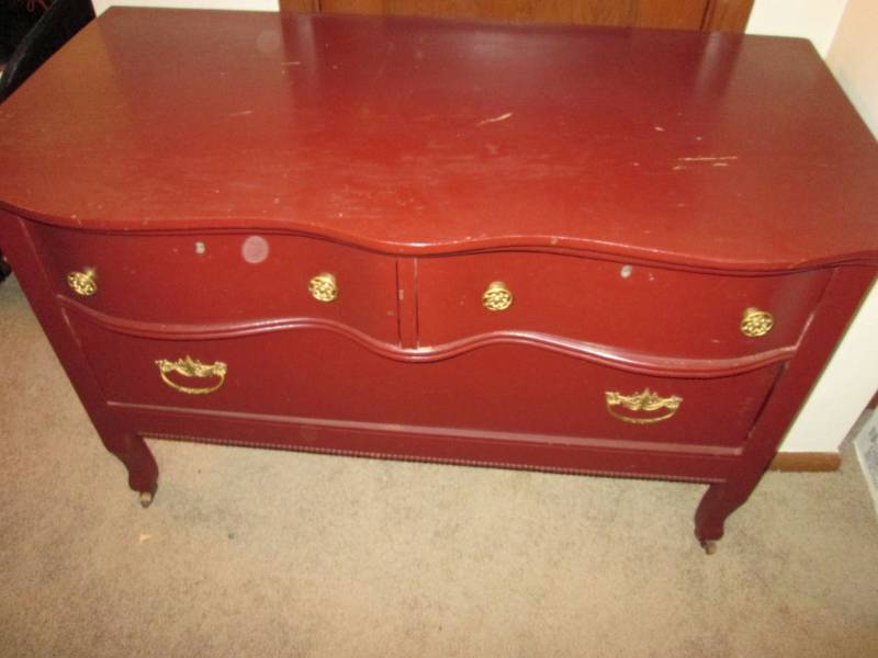 lot 174 image: Painted brown vintage chest of draw...