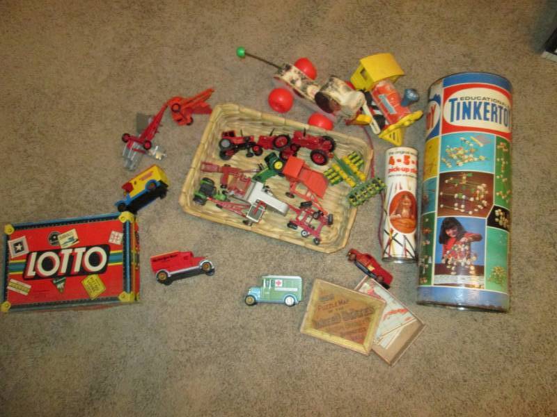 lot 176 image: Vintage toysvintage tinker setpic...
