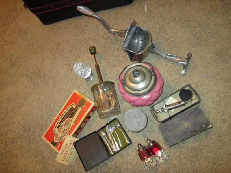 lot 178 image: Antique onion chopperjuice press &...