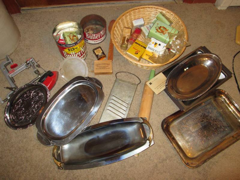 lot 199 image: Antique metal serving traysantique...