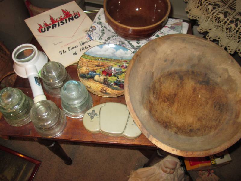 lot 206 image: Wood bowl9 plateglass insulators...