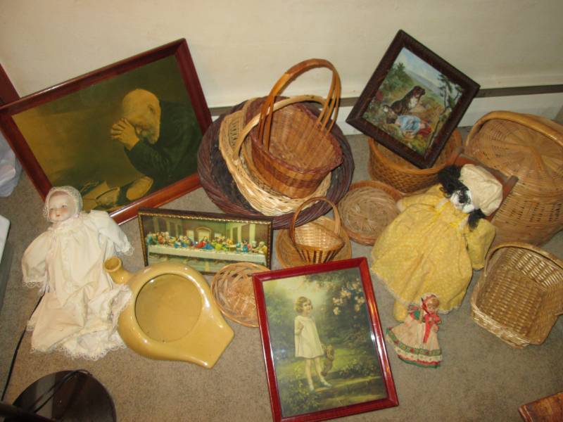 lot 213 image: Basketsdollspicture framesbed pa...