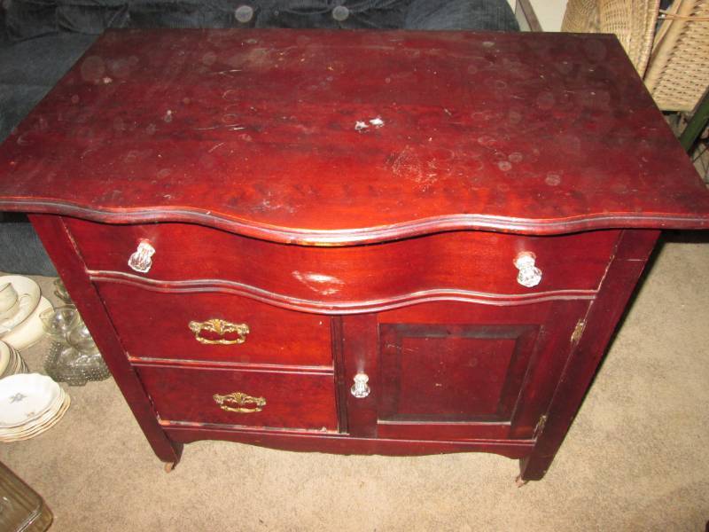 lot 219 image: Antique wood chest of drawers...