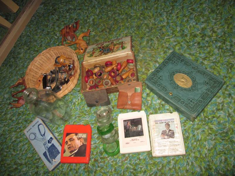lot 228 image: Antique gamewooden camelsrazorss...