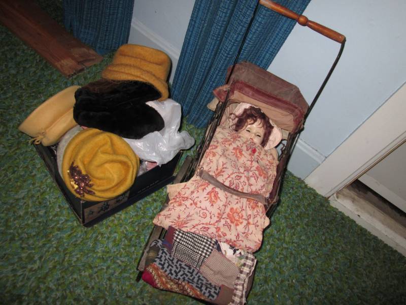 lot 229 image: Baby doll buggyvintage womans hat...