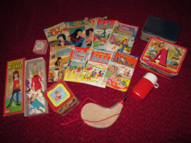 lot 237 image: Vintage comic bookspaper dollslun...