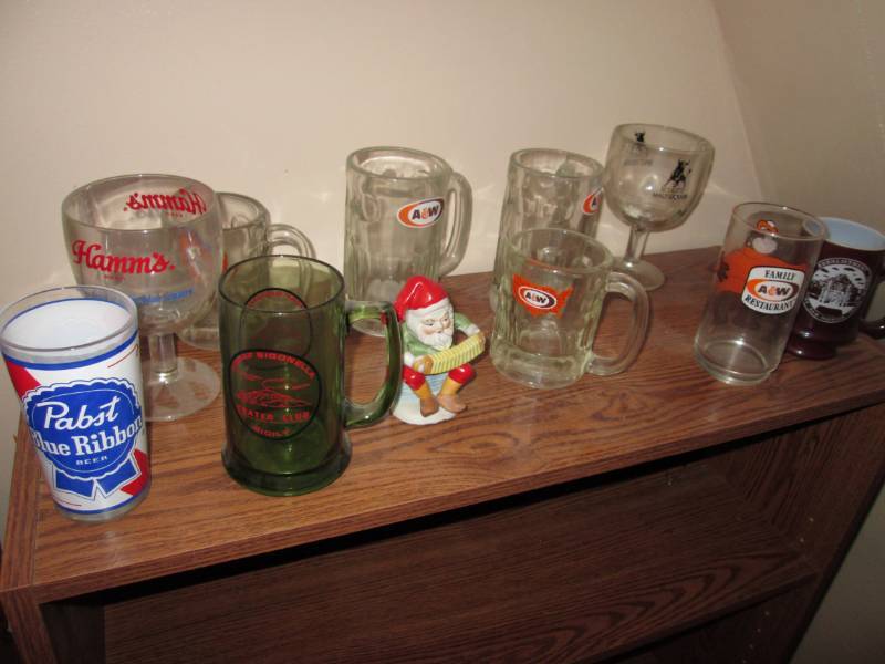 lot 240 image: Vintage mugs - Hamms beer, AW root...