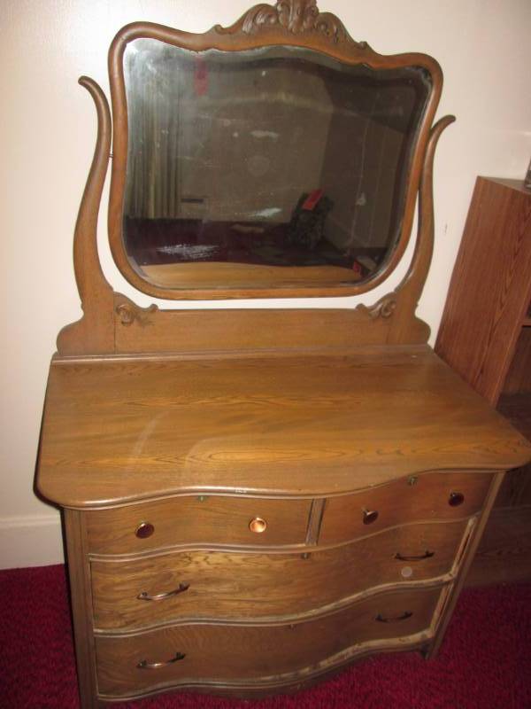 lot 243 image: Antique oak dresser 5 drawer with m...