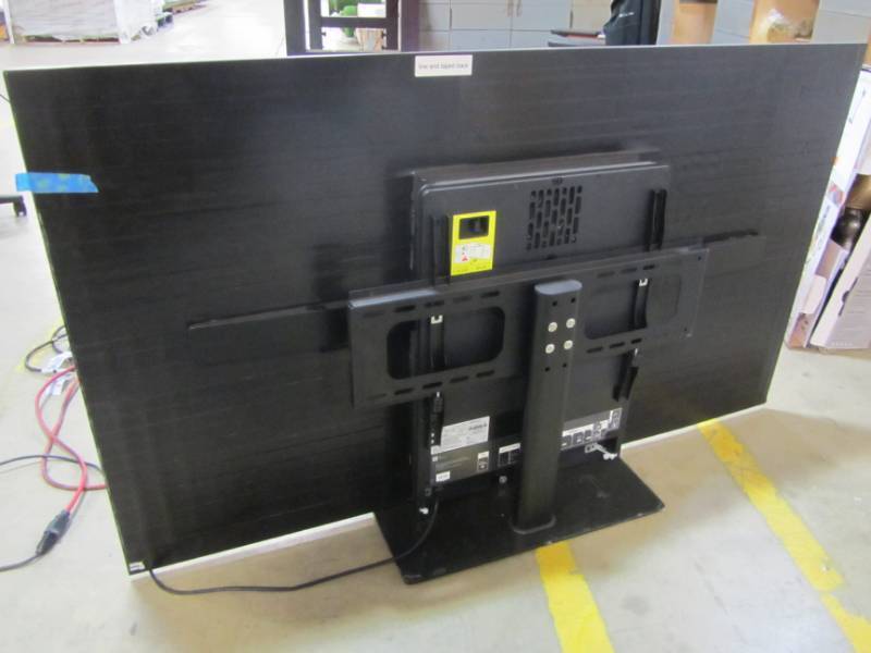 lot 61 image: SONY 65-INCH 4K ULTRA HD SMART BRAVIA OLED TV