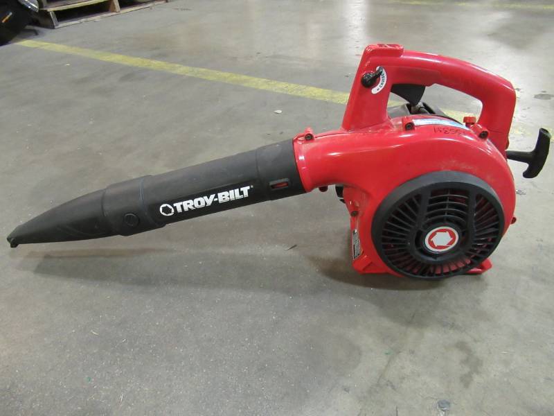 lot 26 image: Troy-Bilt 25-cu cm 2-cycle 200-MPH 430-CFM Medium-Duty Handheld Gas Leaf Blower
