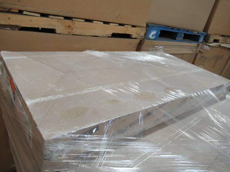 lot 105 image: 1 Case of Usg FissuredTM Sound Reducing Ceiling Panels, Mineral Fiber, White, 48 X 24