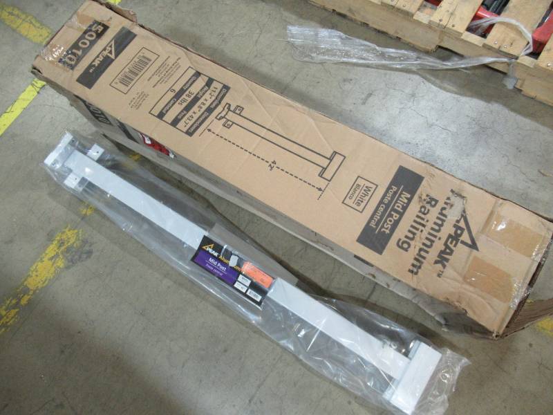 lot 163 image: Peak Aluminum Railing 4 in. x 5-12 in. x 42 in. White Aluminum Mid Post (Quantity 6) Model 50010