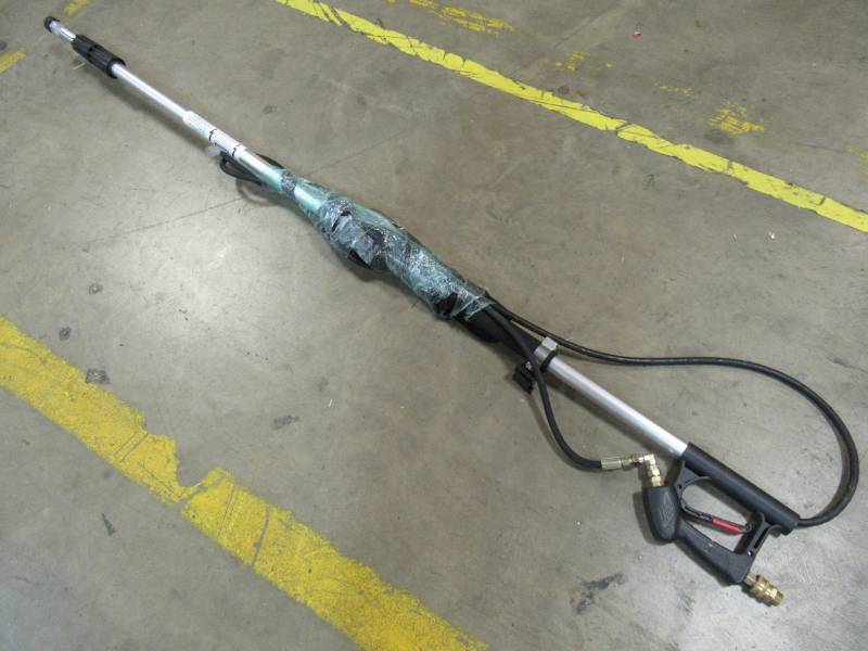 lot 69 image: 76 Pressure Spray Gun with 20 Extension, Shoulder Strap and Hose.
