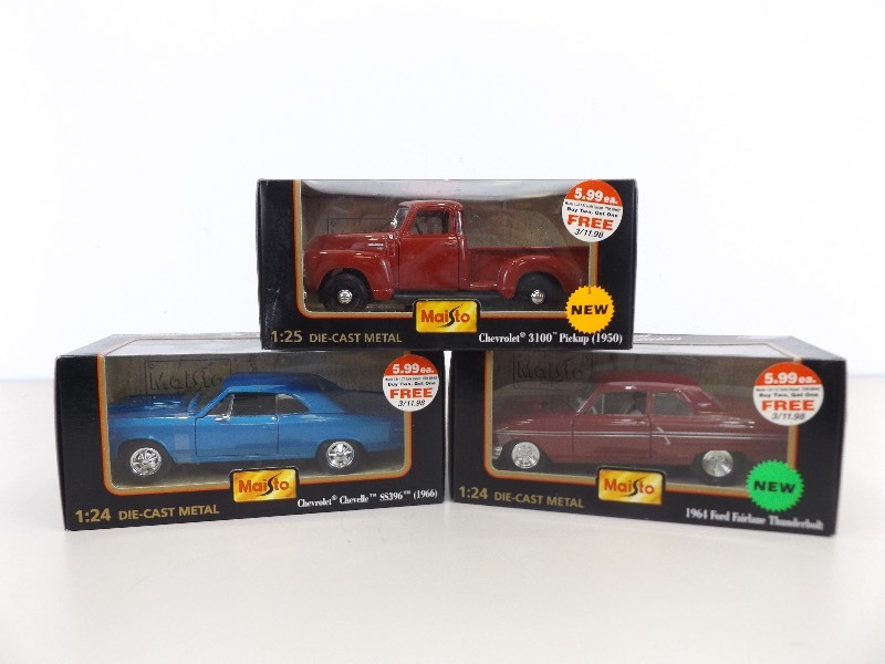 lot 2 image: 3 New in Box Maisto Special Edition 124 Scale Die Cast CarsTruck