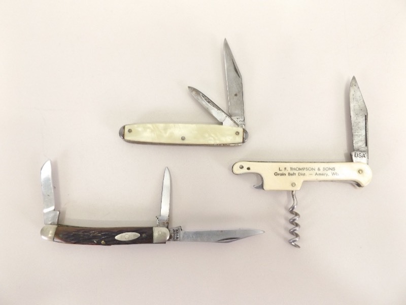 lot 22 image: 3 Vintage Advertising etc. Pocket Knives