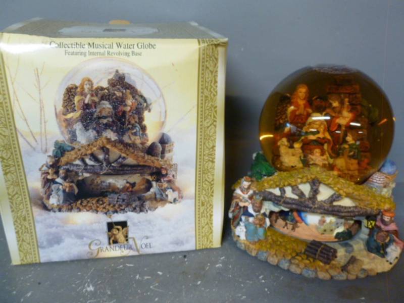 Musical Water Globe