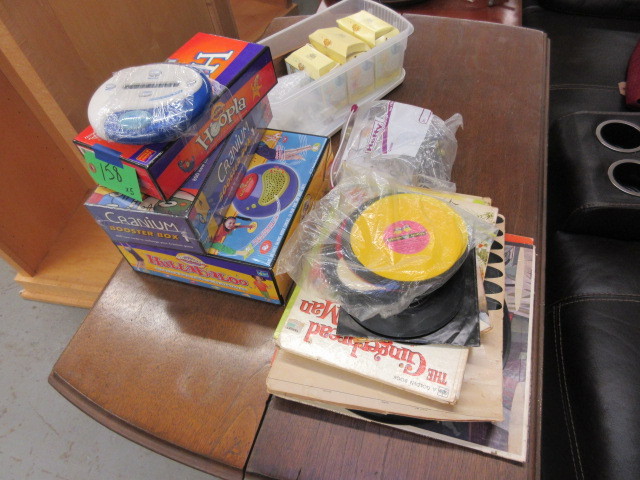 lot 125 image: LOT OF GAMES AND RECORDS
