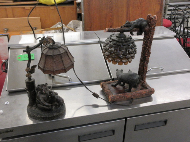 lot 130 image: PAIR OF BEAR LAMPS