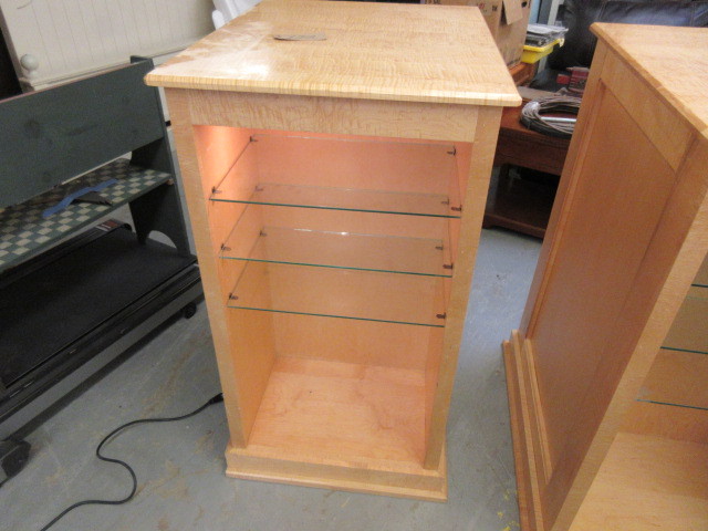 lot 132 image: BIRDS EYE MAPLE DISPLAY CABINET