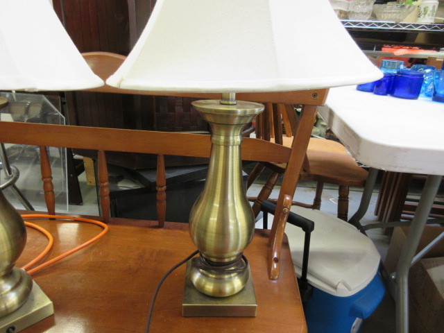 lot 137 image: PAIR OF LAMPS