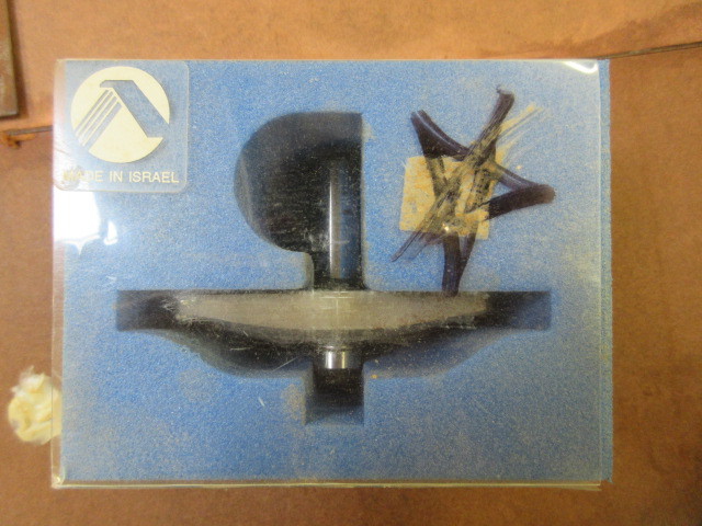 lot 135 image: COVE RAISED PANEL 12 SHANK ROUTER BIT