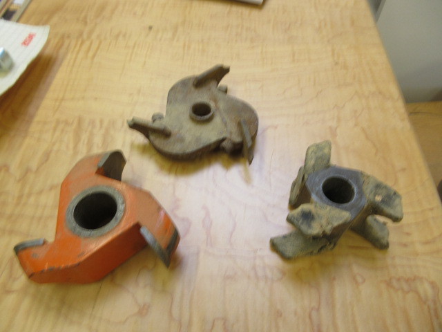 lot 162 image: ASSORTED ROUTER BITS