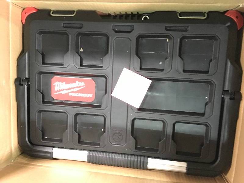 lot 48 image: Milwaukee PACKOUT Large Tool Box not used