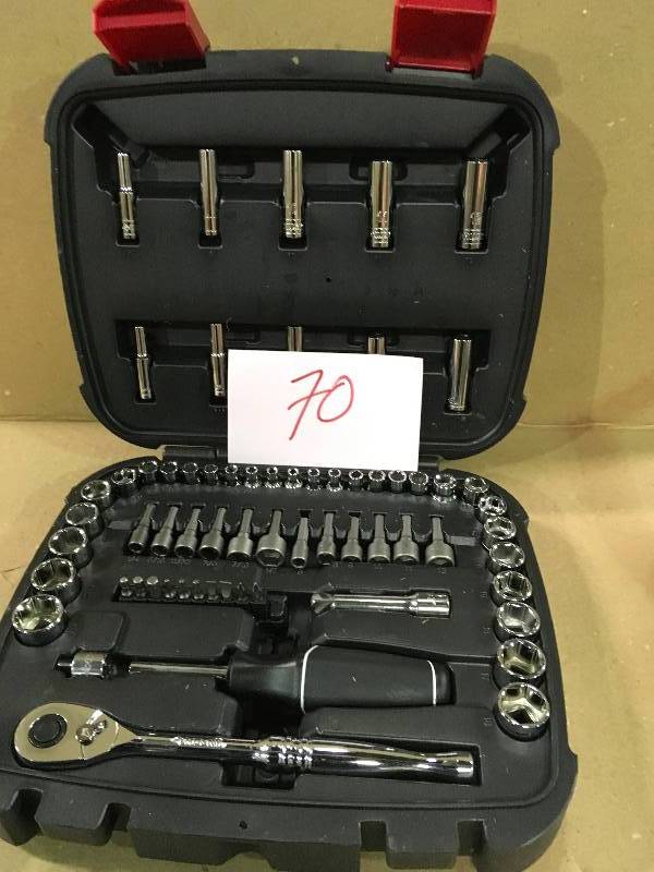 lot 70 image: Husky H65MTSTD Mechanics Tool Set 65-piece Starter Kit R21