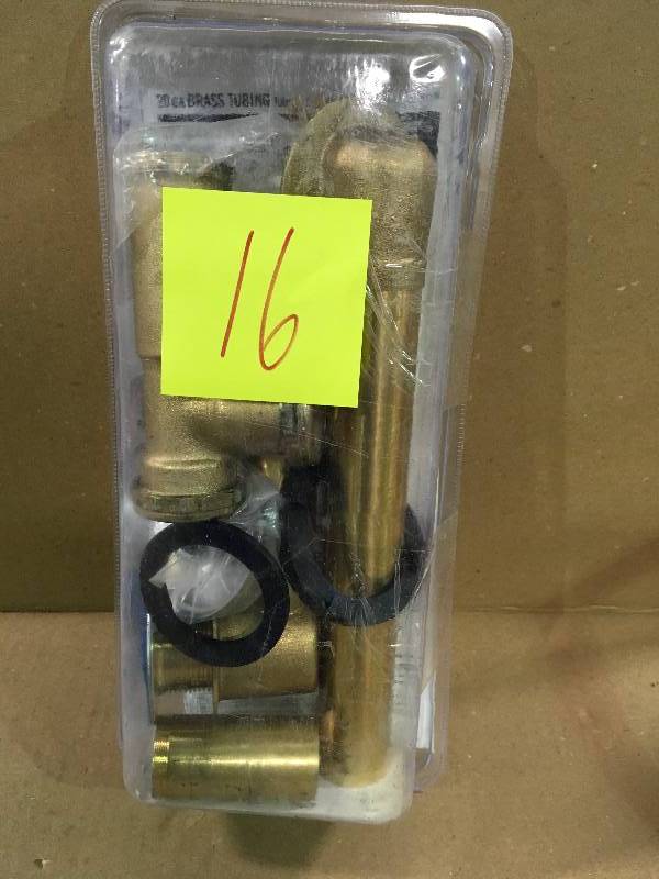 lot 16 image: Everbilt Trip Lever Bath Drain 20 Gauge Brass tubing W0-5-cr-tl Chrome Trim, in good conditions