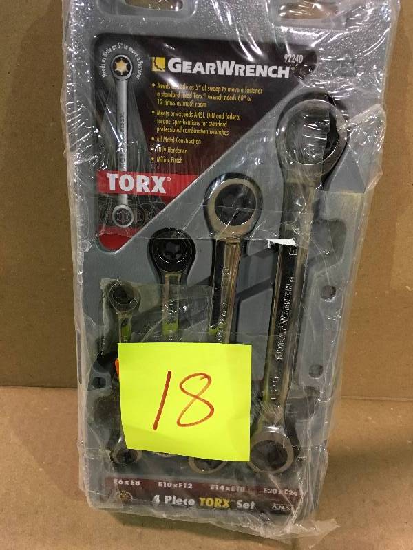 lot 18 image: Gearwrench 4 Pc. E-torx Double Box Ratcheting Wrench Set Torx in good conditions