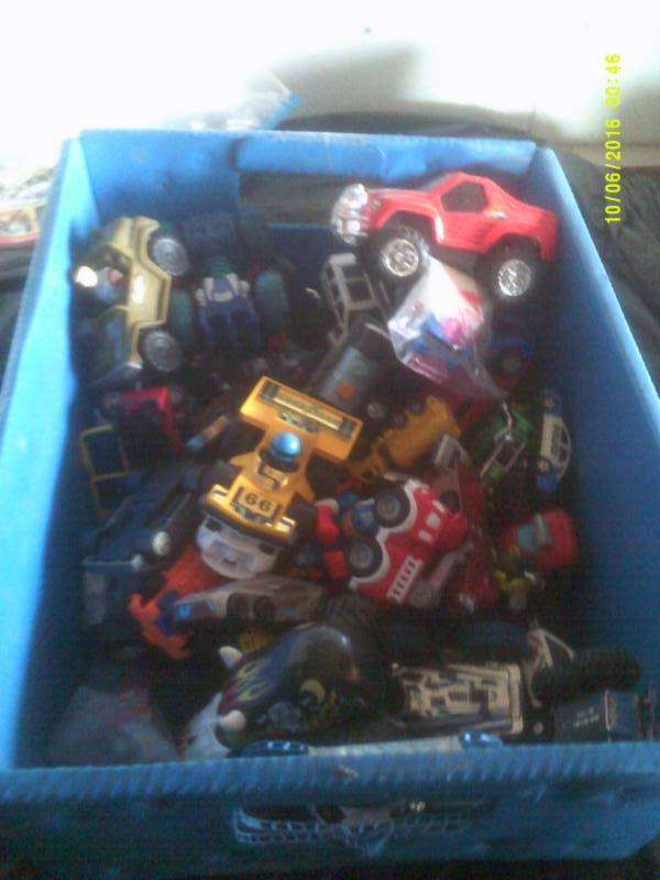 COLLECTIBLE CARS AND TRUCKS