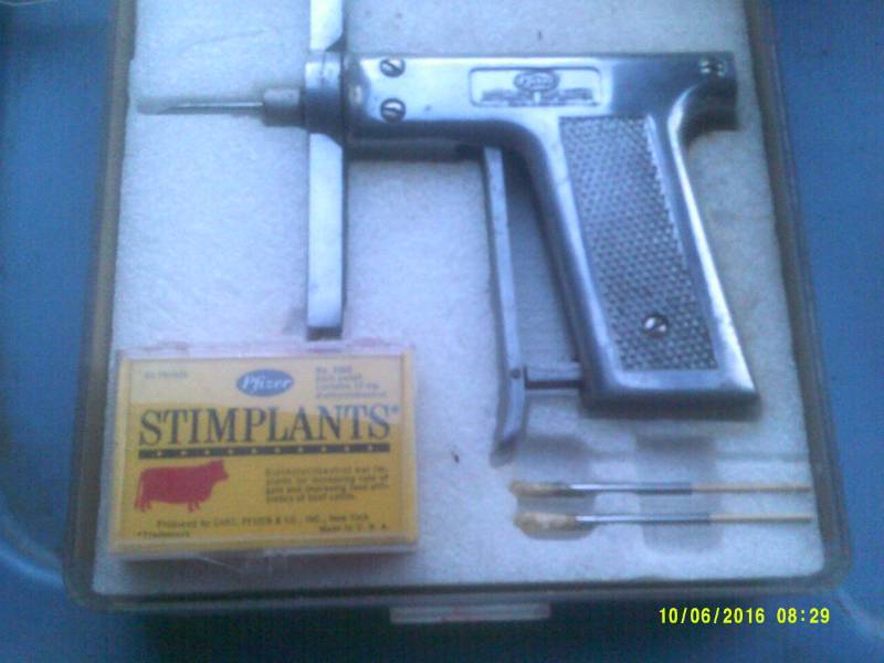 PFIZER TAGGING GUN