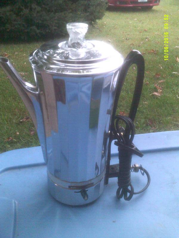 UNIVERSAL PERCULATING COFFEE MAKER
