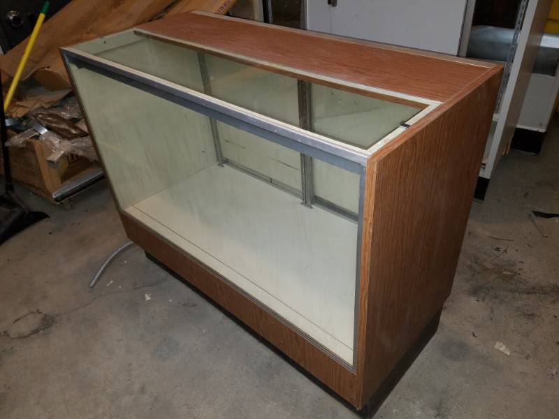 lot 62 image: Showcase