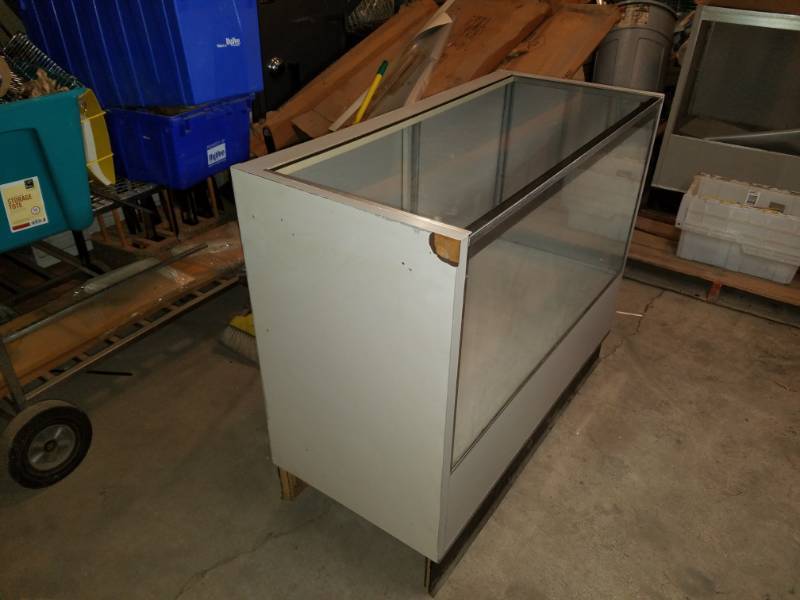 lot 61 image: Showcase