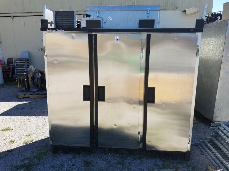 lot 43 image: 3-Door Cooler